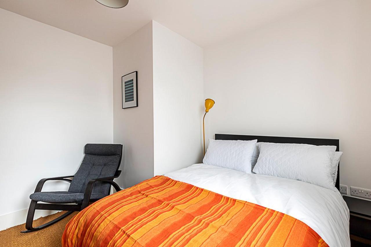Stylish Chiswick With A Private Terrace Londres