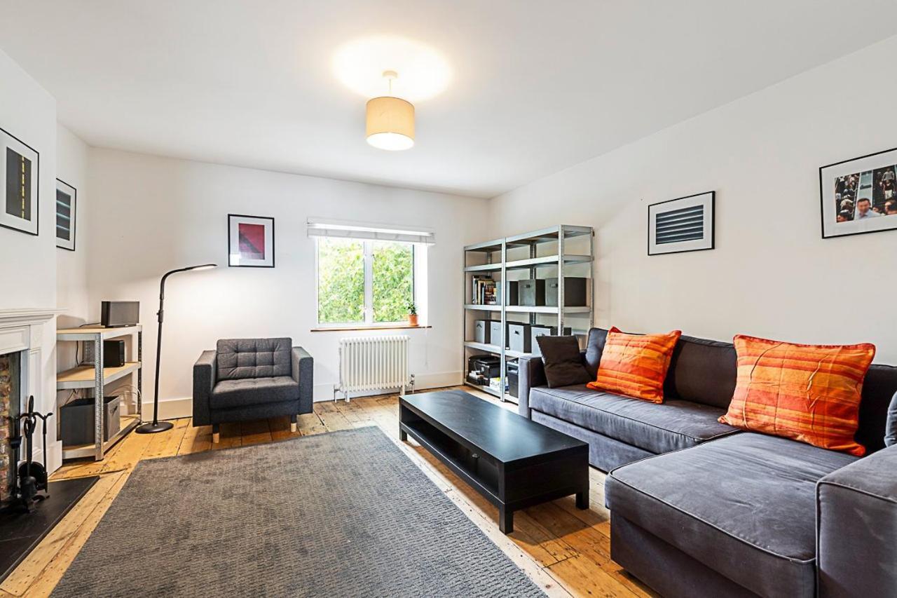 Stylish Chiswick With A Private Terrace Londres