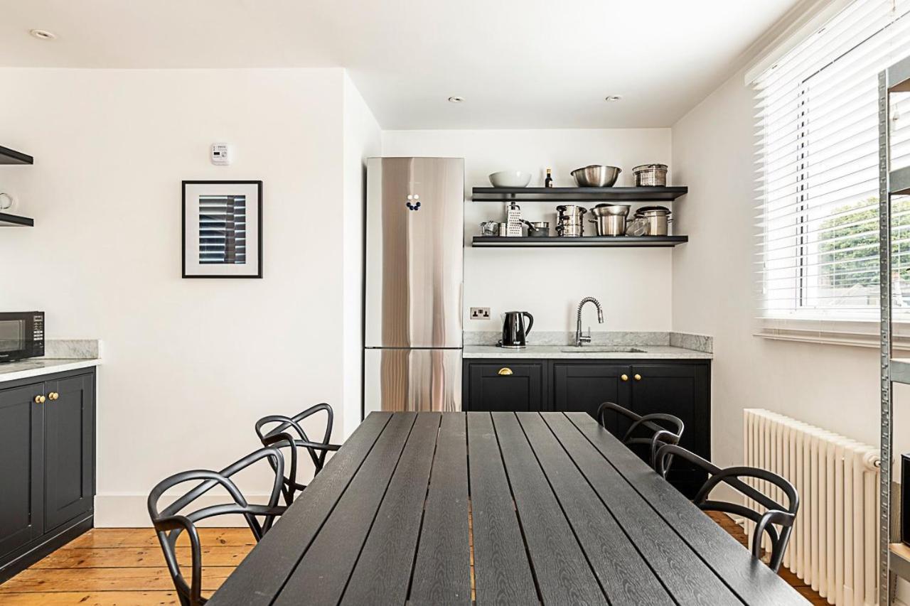 Stylish Chiswick With A Private Terrace Appartement