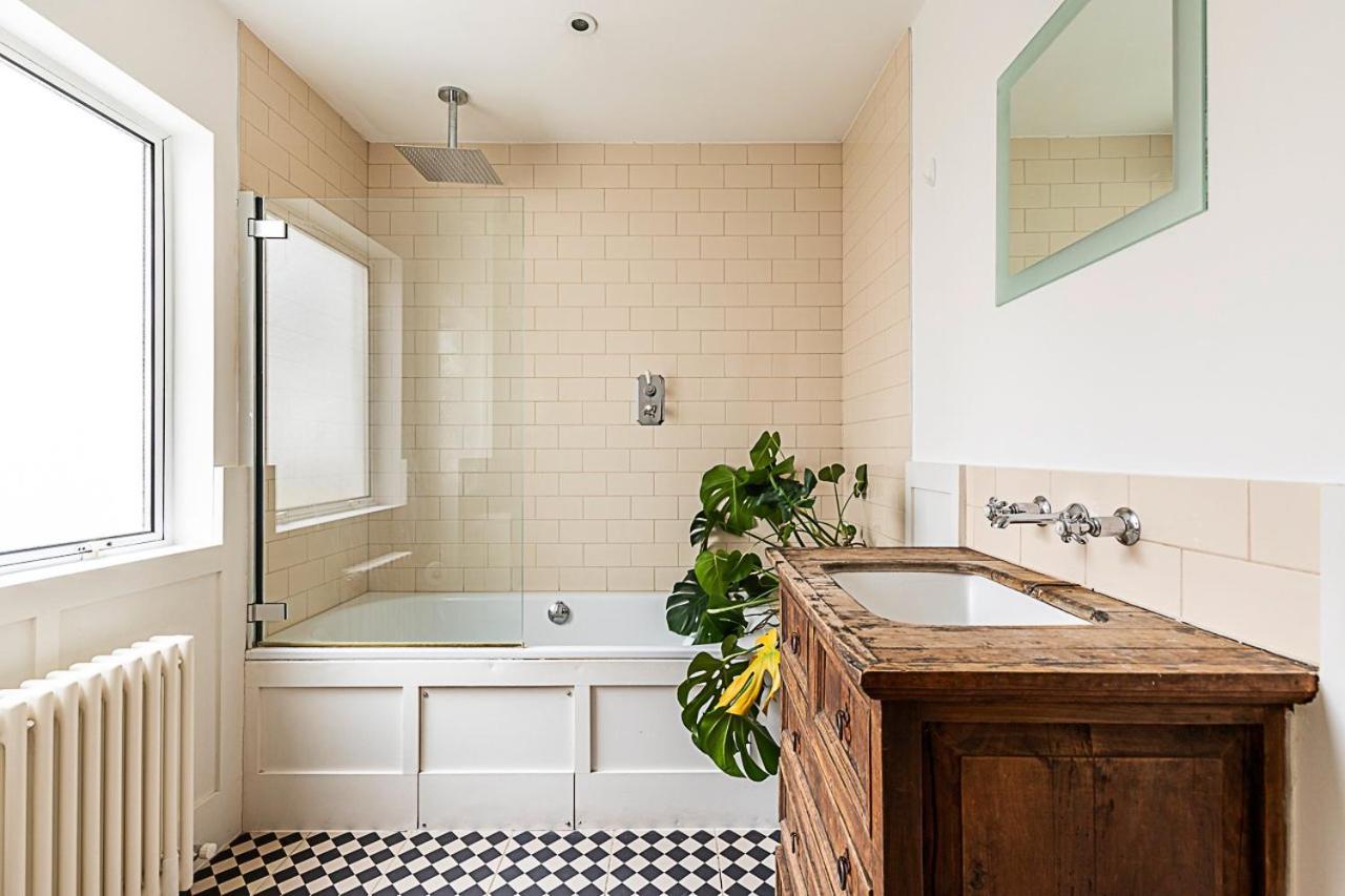 Stylish Chiswick With A Private Terrace Appartement Londres