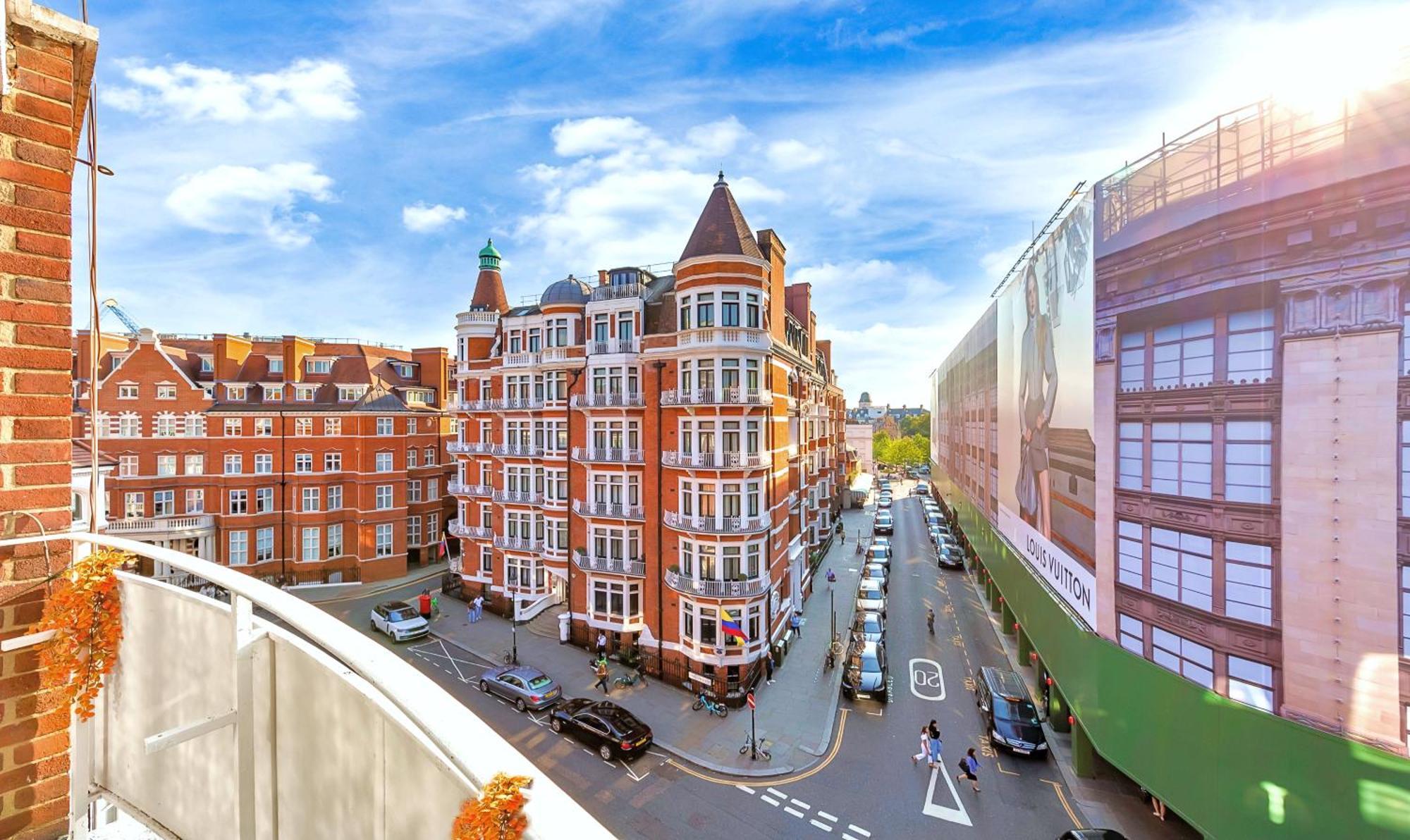 Iconic With Terrace Over Harrods Appartement Londen