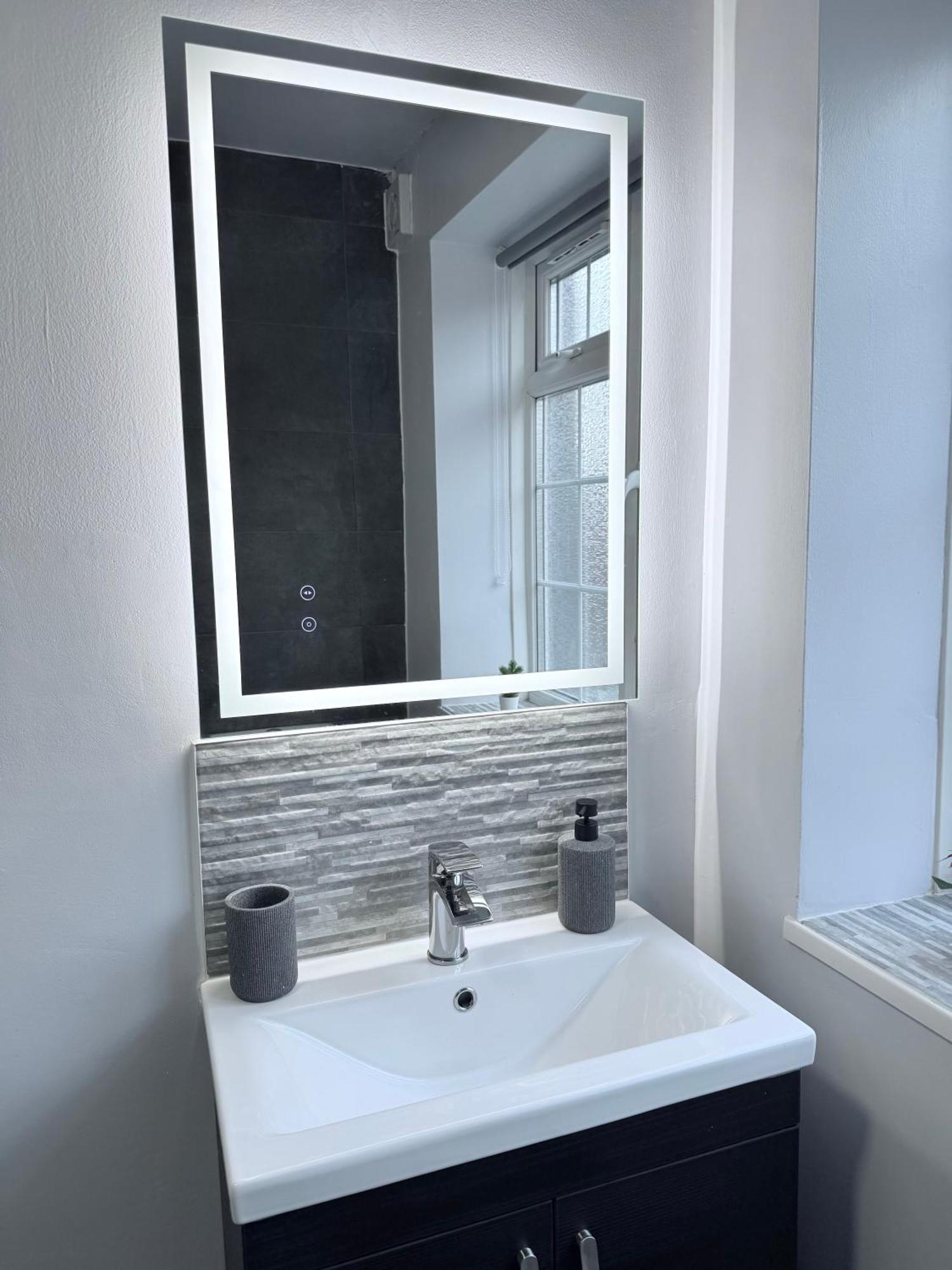 Appartement Staylondon - Sleeps 6 With Free Parking - Tourist, Concerts & Matches Londen