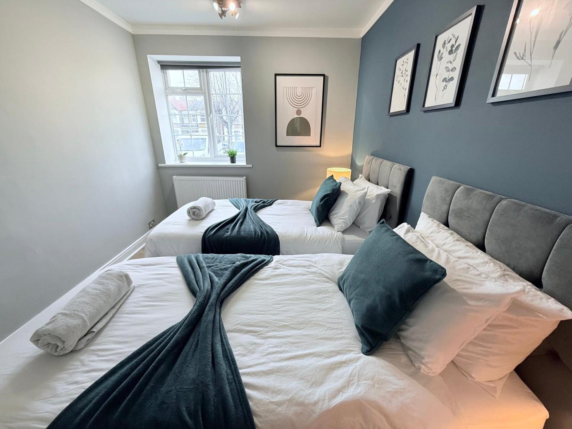 Staylondon - Sleeps 6 With Free Parking - Tourist, Concerts & Matches * Londen