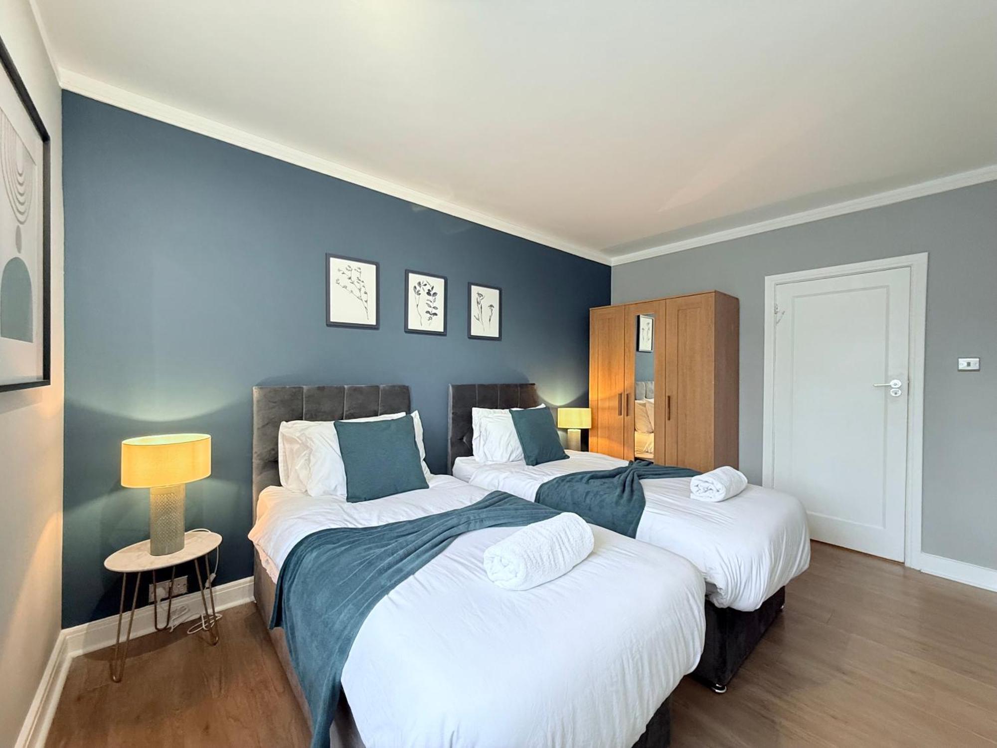 Staylondon - Sleeps 6 With Free Parking - Tourist, Concerts & Matches * Londen
