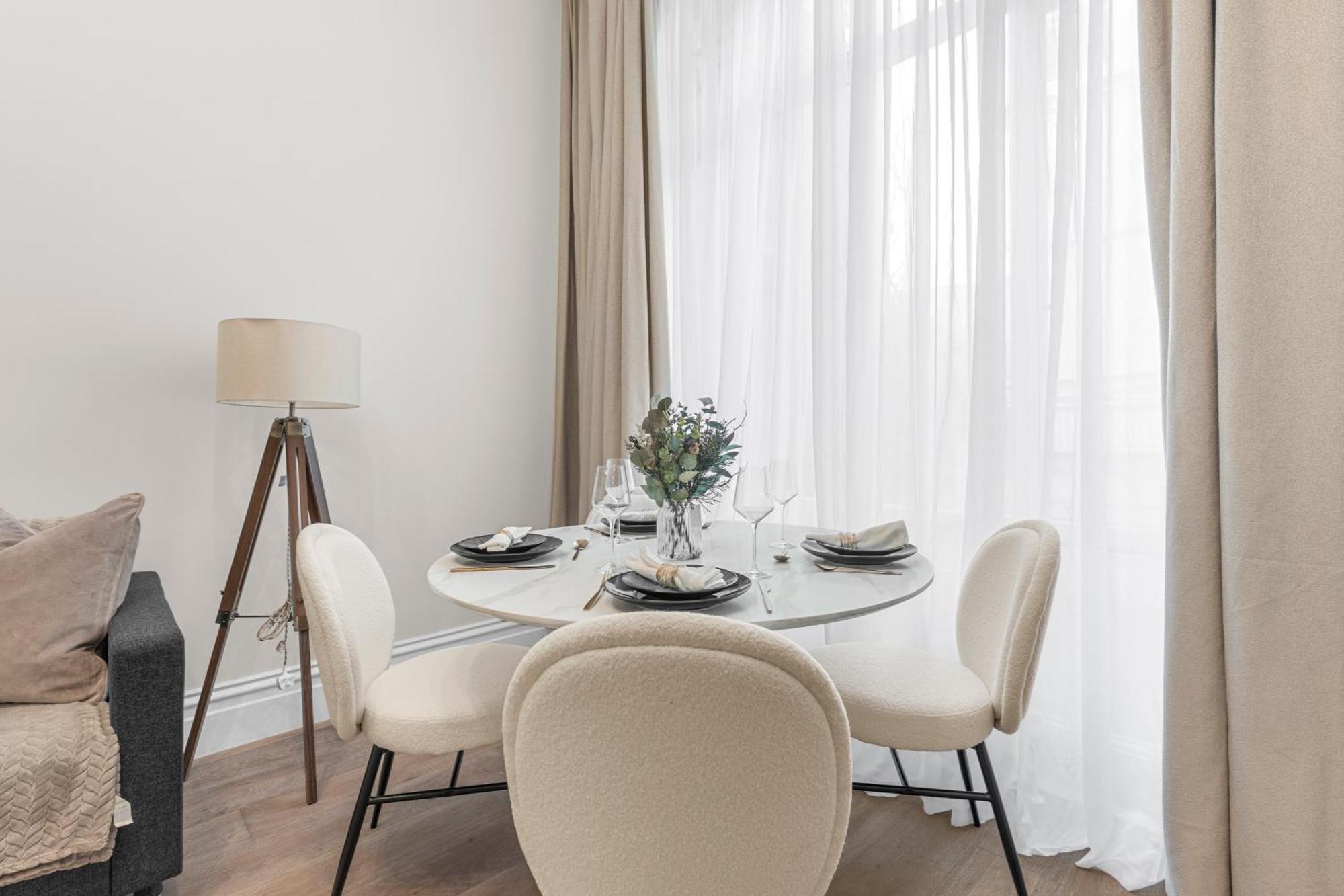 Chic 2-bed In Prime Appartement