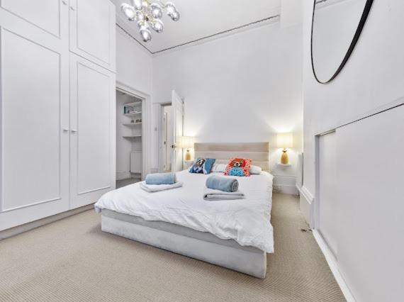 Portobello Large Snug Apartment *