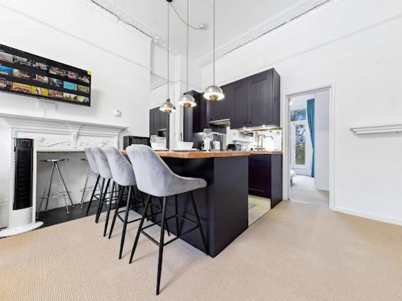 Portobello Large Snug * London
