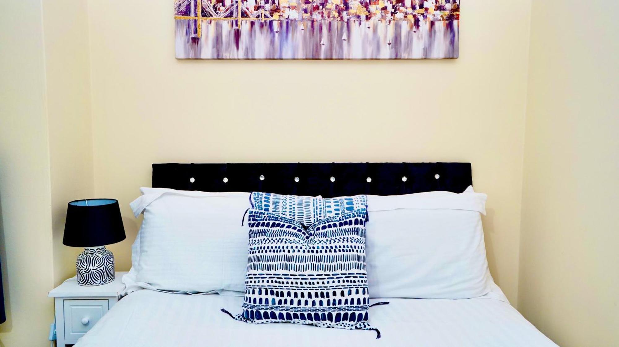 3 Bedroom House Canary Wharf Free Parking Free Wifi All Over Uk Hébergement de vacances