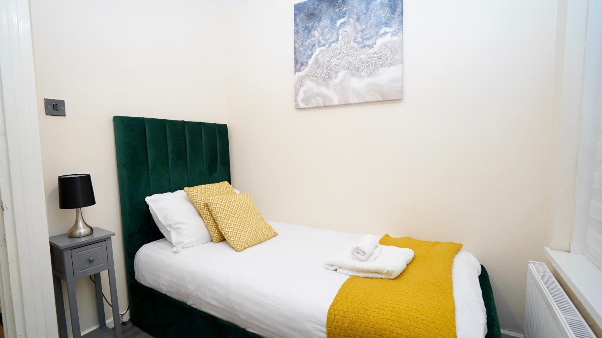 Hébergement de vacances 3 Bedroom House Canary Wharf Free Parking Free Wifi All Over Uk *