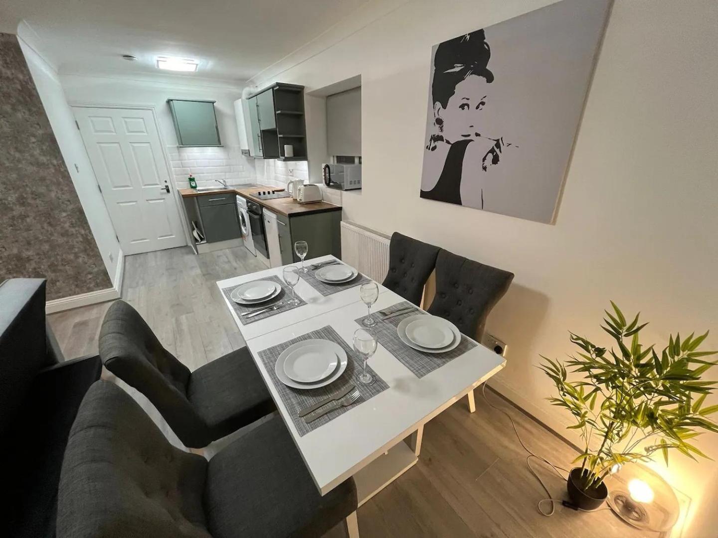 Apartment Stylish Getaway In