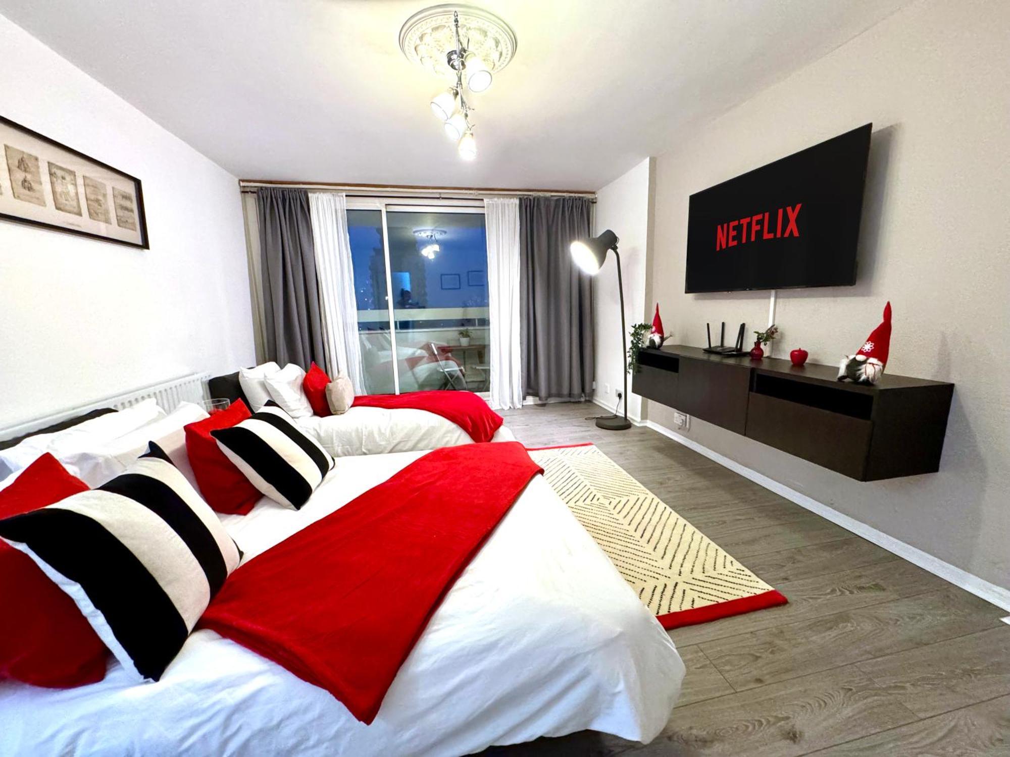 Apartamento Skyline Apartment, London, Canary Wharf, River Side View And Street Parking Permit