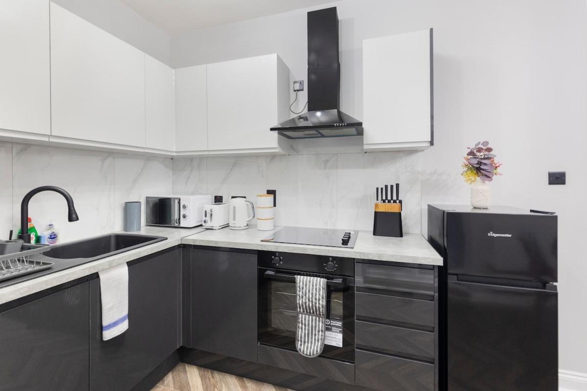 Modern 2 Bed In Bow With Garden Appartement *
