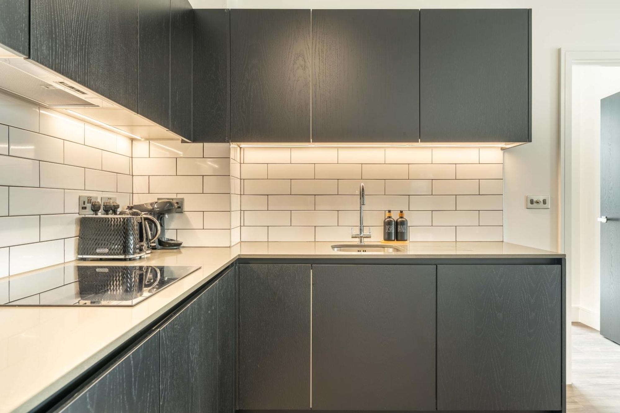 Appartement Mitre Picasso By Artsy