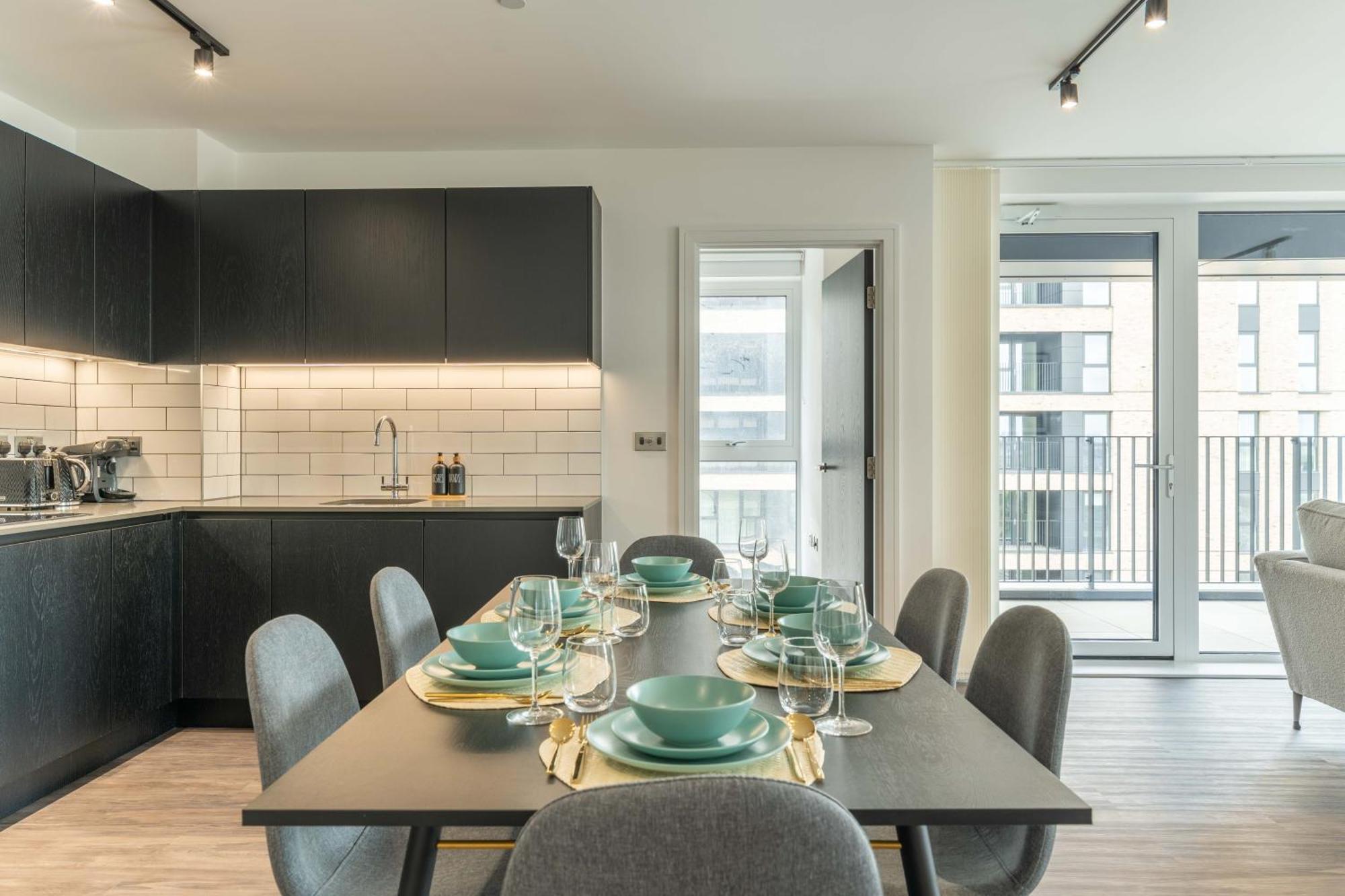 Mitre Picasso By Artsy * Londres