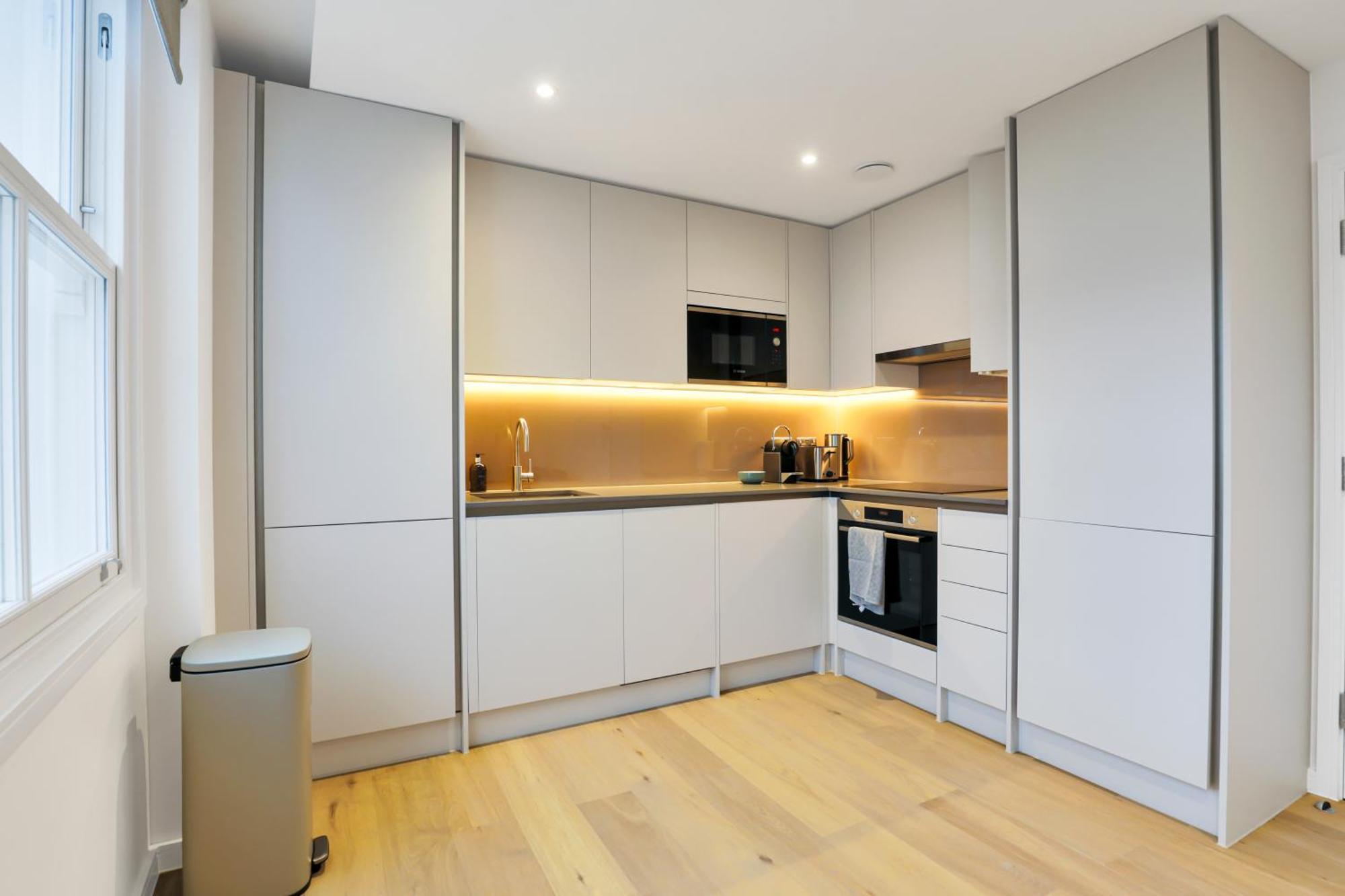 Appartement New In Kensington -2 Bedrooms 2 Baths *