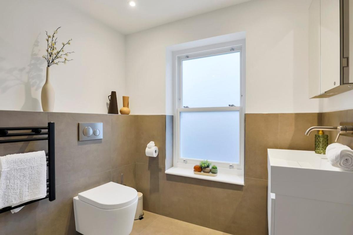 New In Kensington -2 Bedrooms 2 Baths Appartement