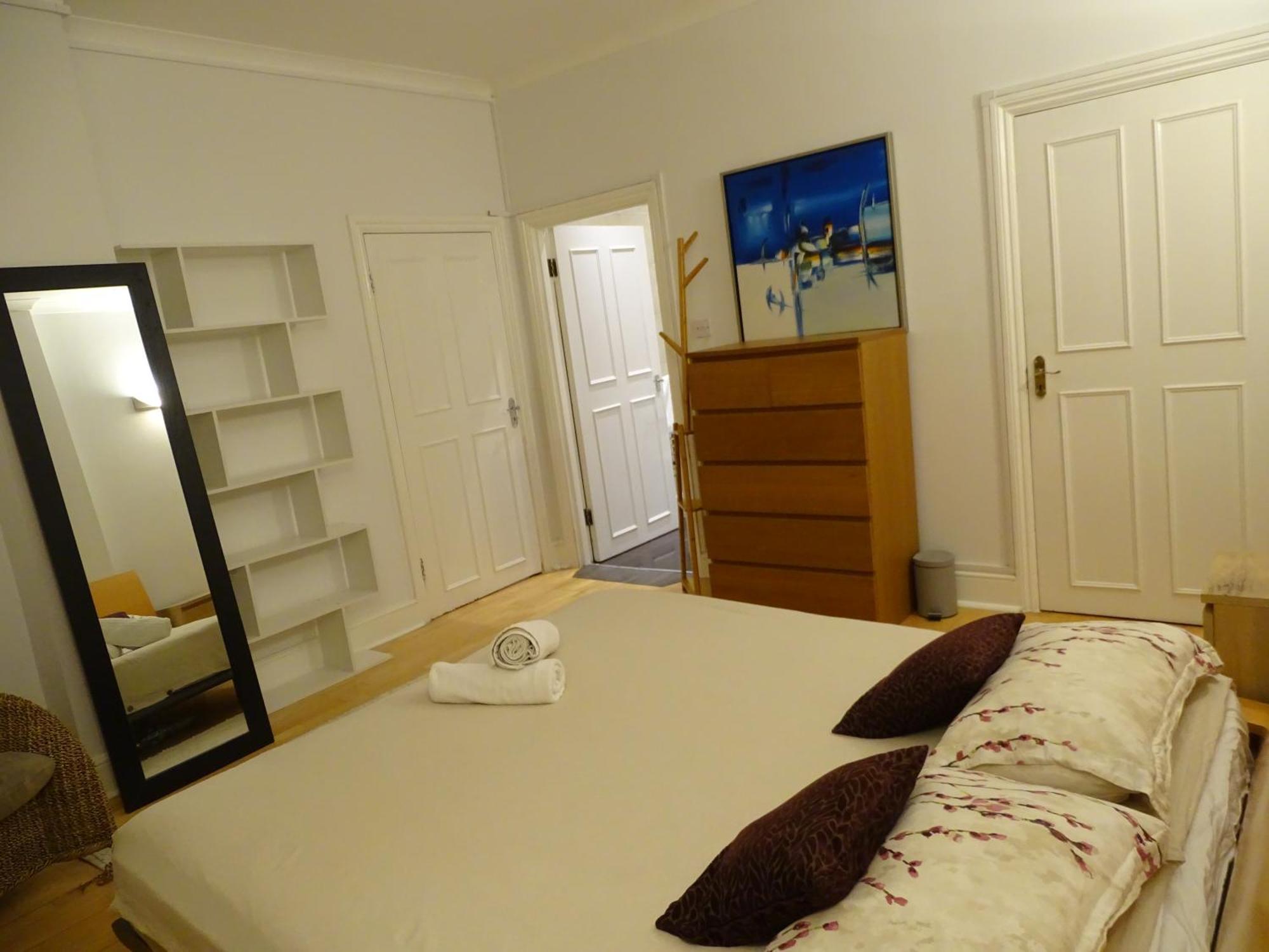 Large En-suite Hyde Park Séjour chez l'habitant Londres