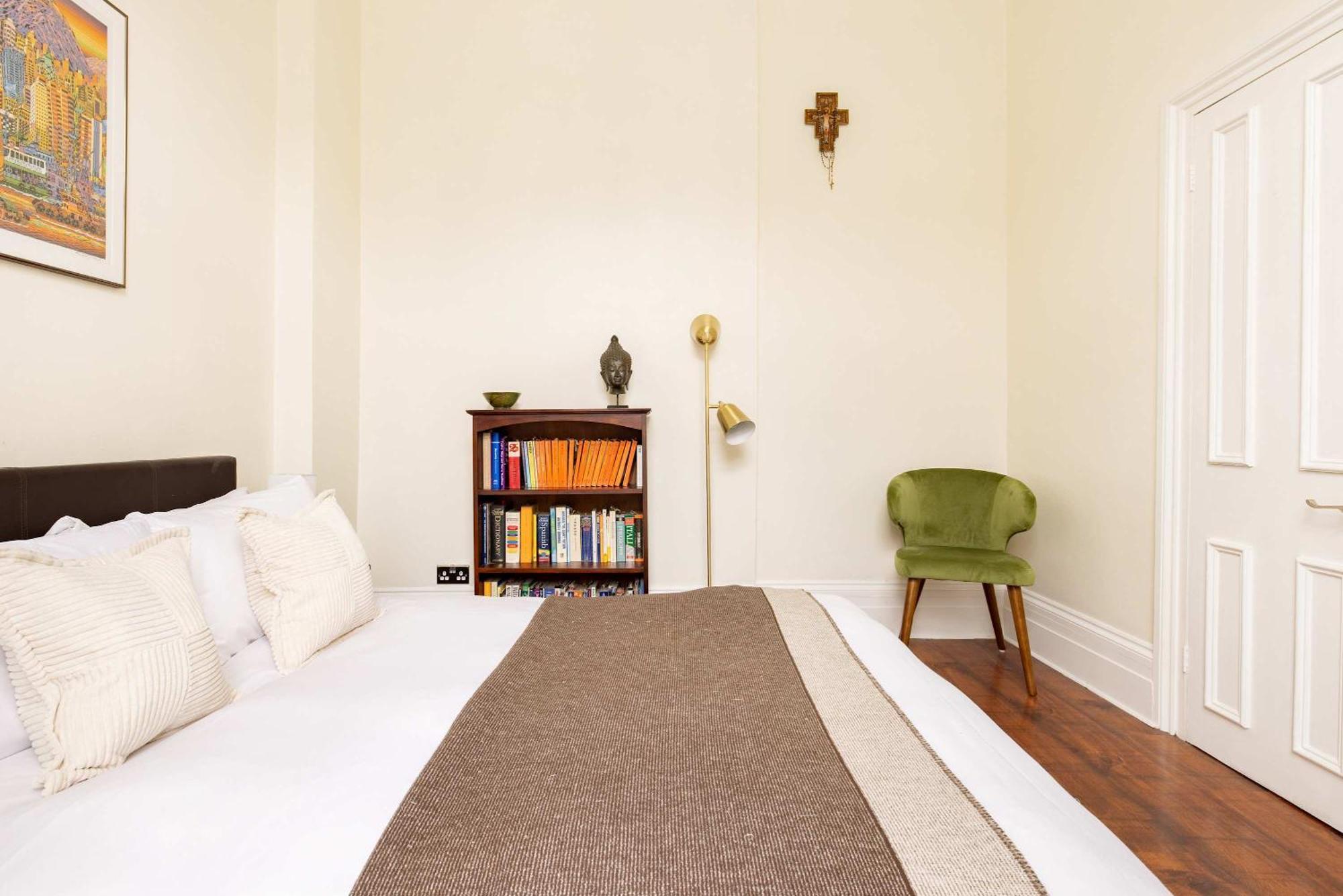 Light-filled 2-bedroom Chelsea Appartement *