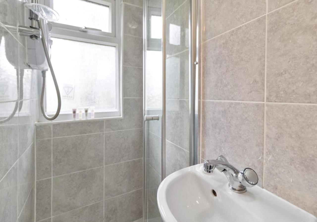 Appartement Comfortable & Convenient Spacious Private In Downshill Way