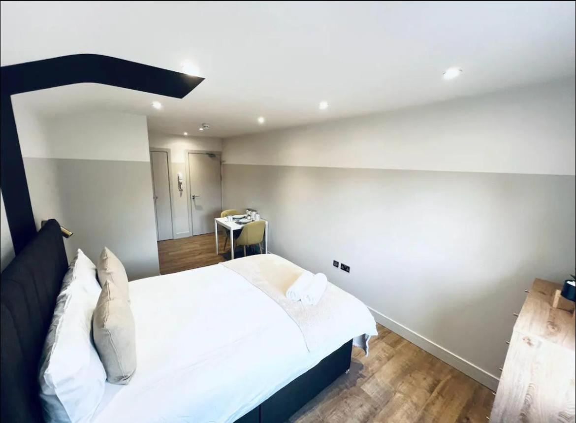 South Charming Ensuite Look Like Designer Apartahotel