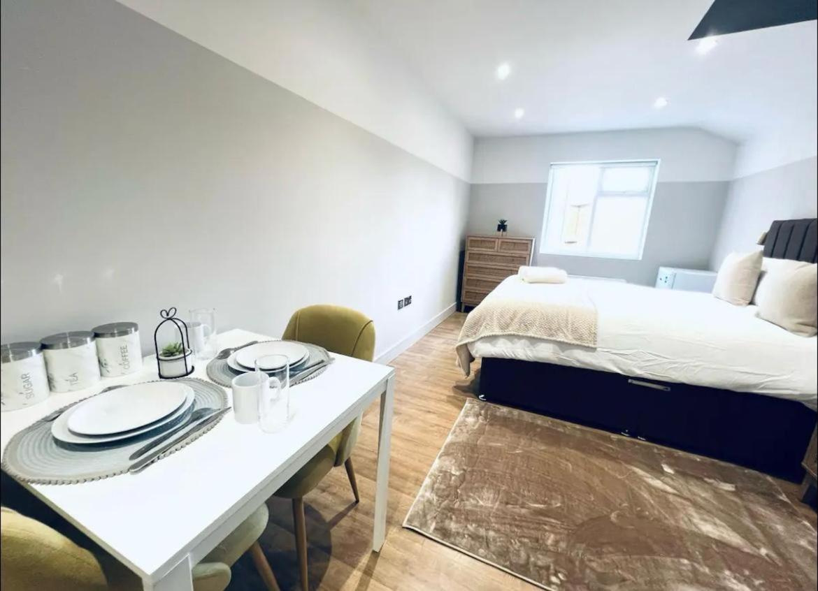 South Charming Ensuite Look Like Designer Londres