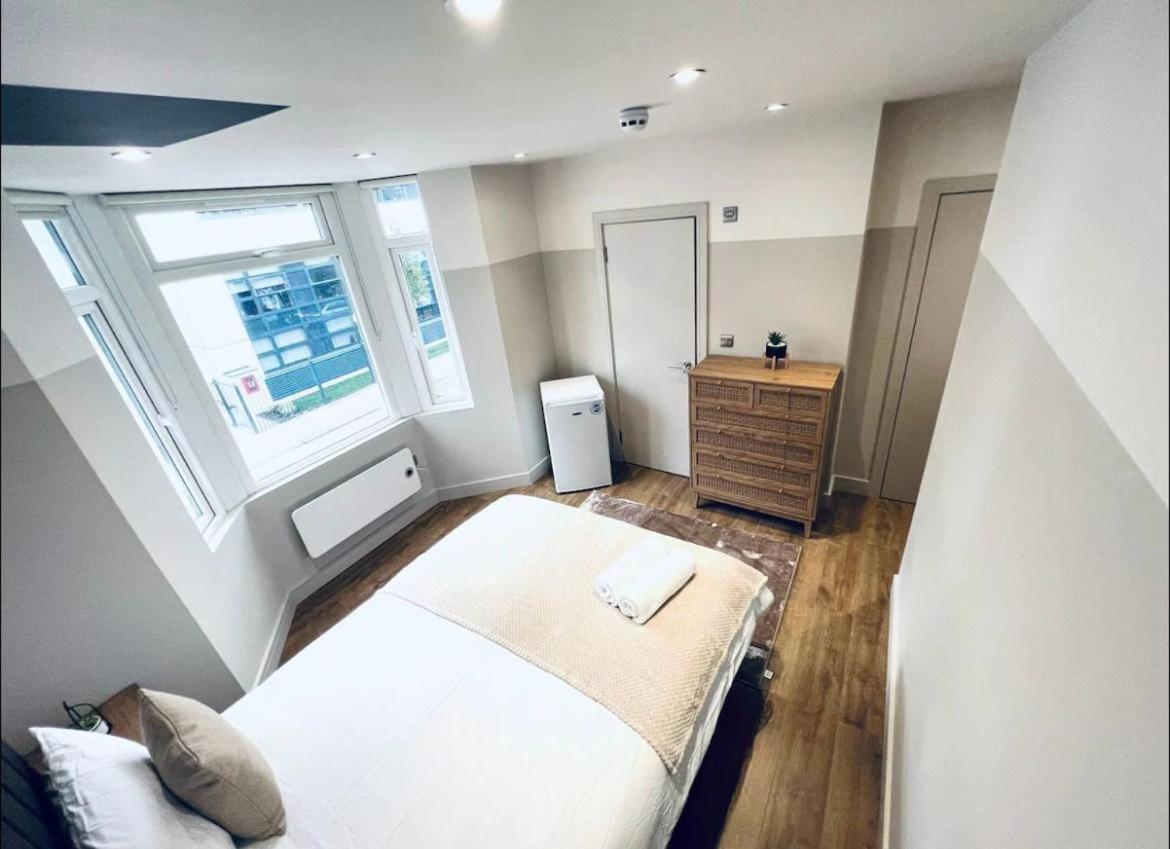 South Charming Ensuite Look Like Designer Aparthotel Londres