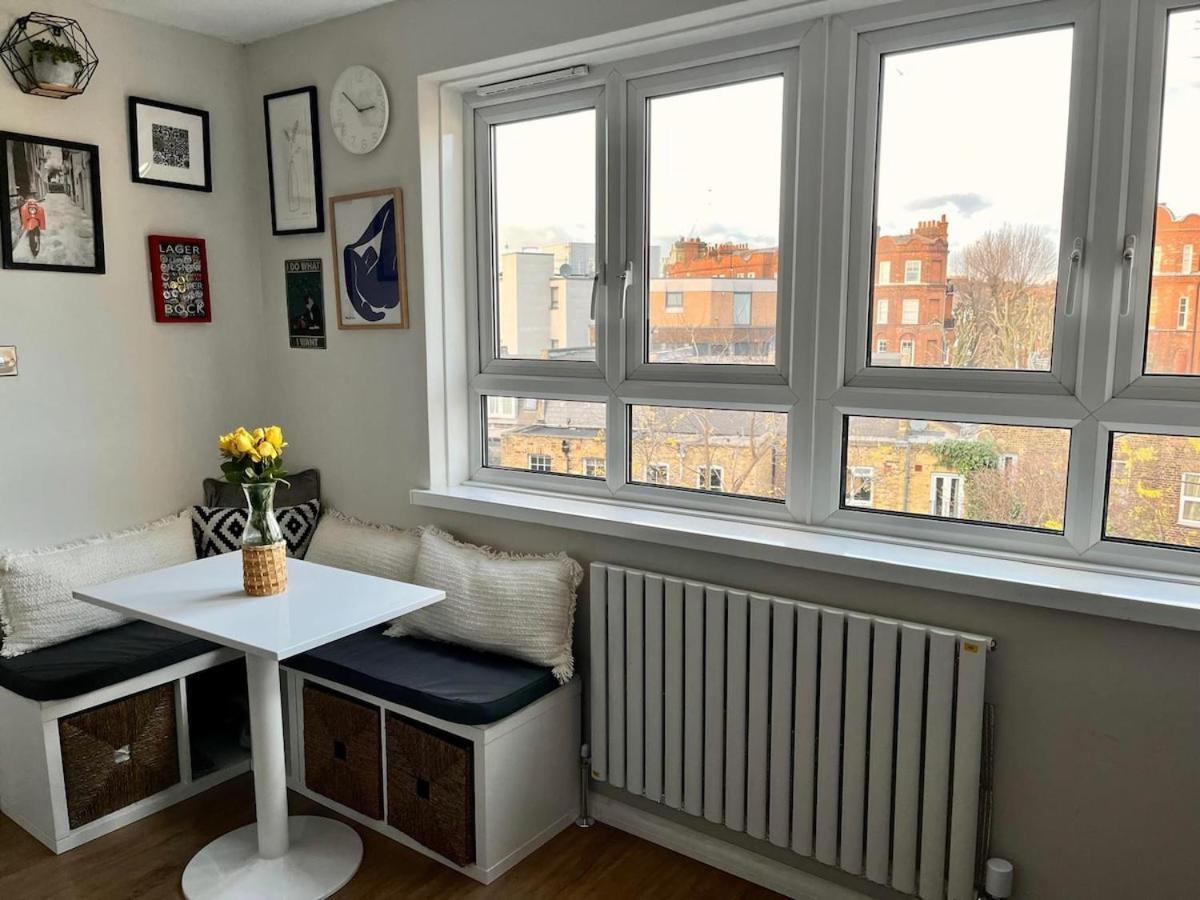 2 Bed Flat With Sunny Terrace Londres