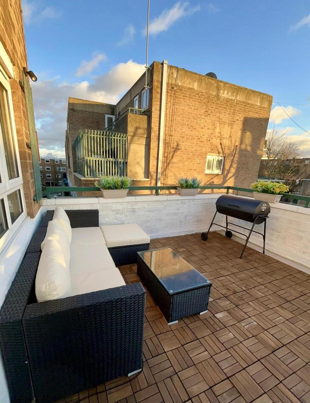 2 Bed Flat With Sunny Terrace Apartamento
