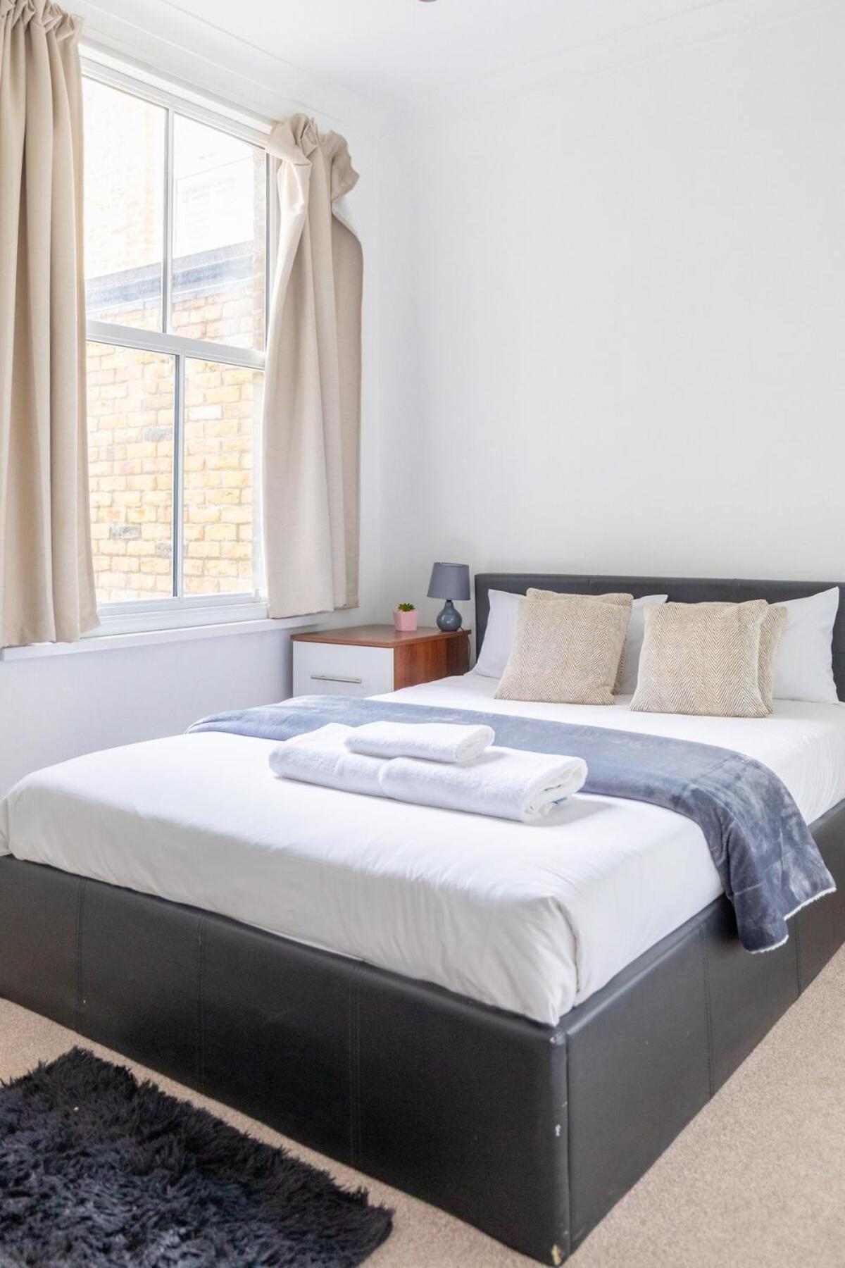 Spacious 1bd Flat 10 Mins From Battersea Park! Apartamento