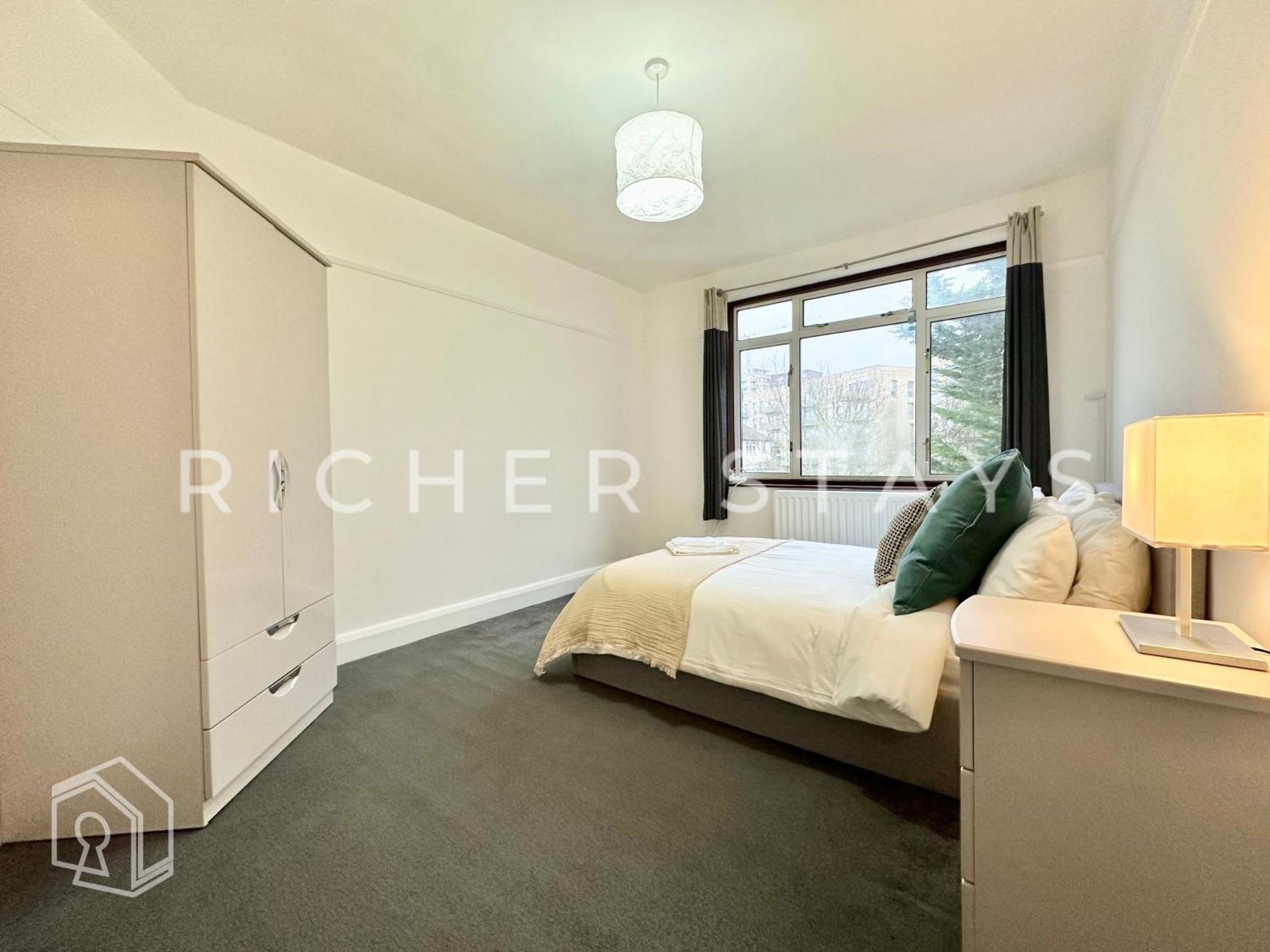 Hébergement de vacances Wembley Large 4-bedroom House, Driveway And Garden Londres