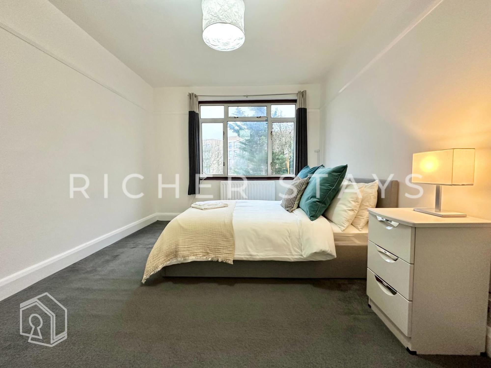 Wembley Large 4-bedroom House, Driveway And Garden Hébergement de vacances Londres