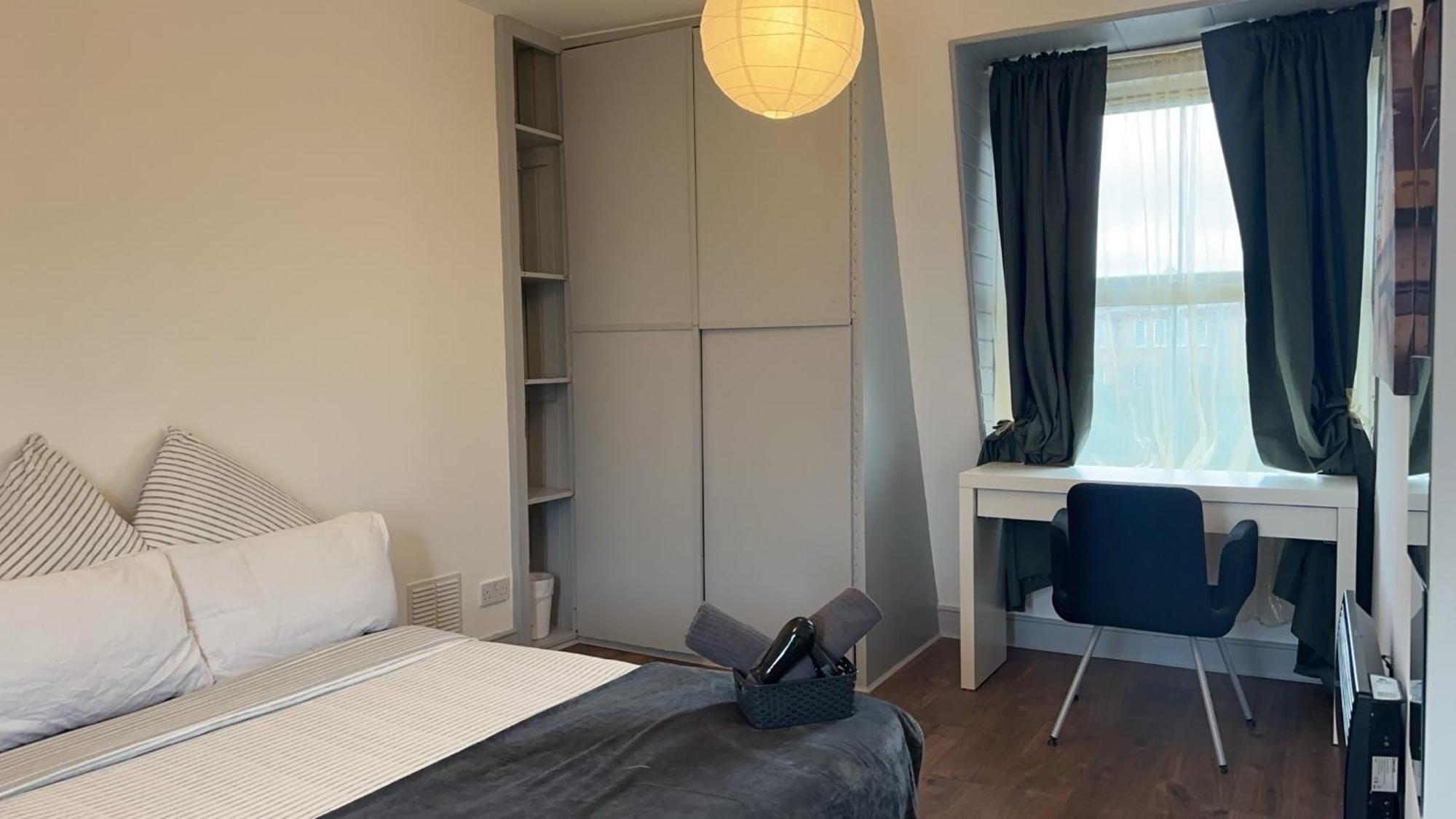 Mileend 4 Large Master Bedroom Privatunterkunft *