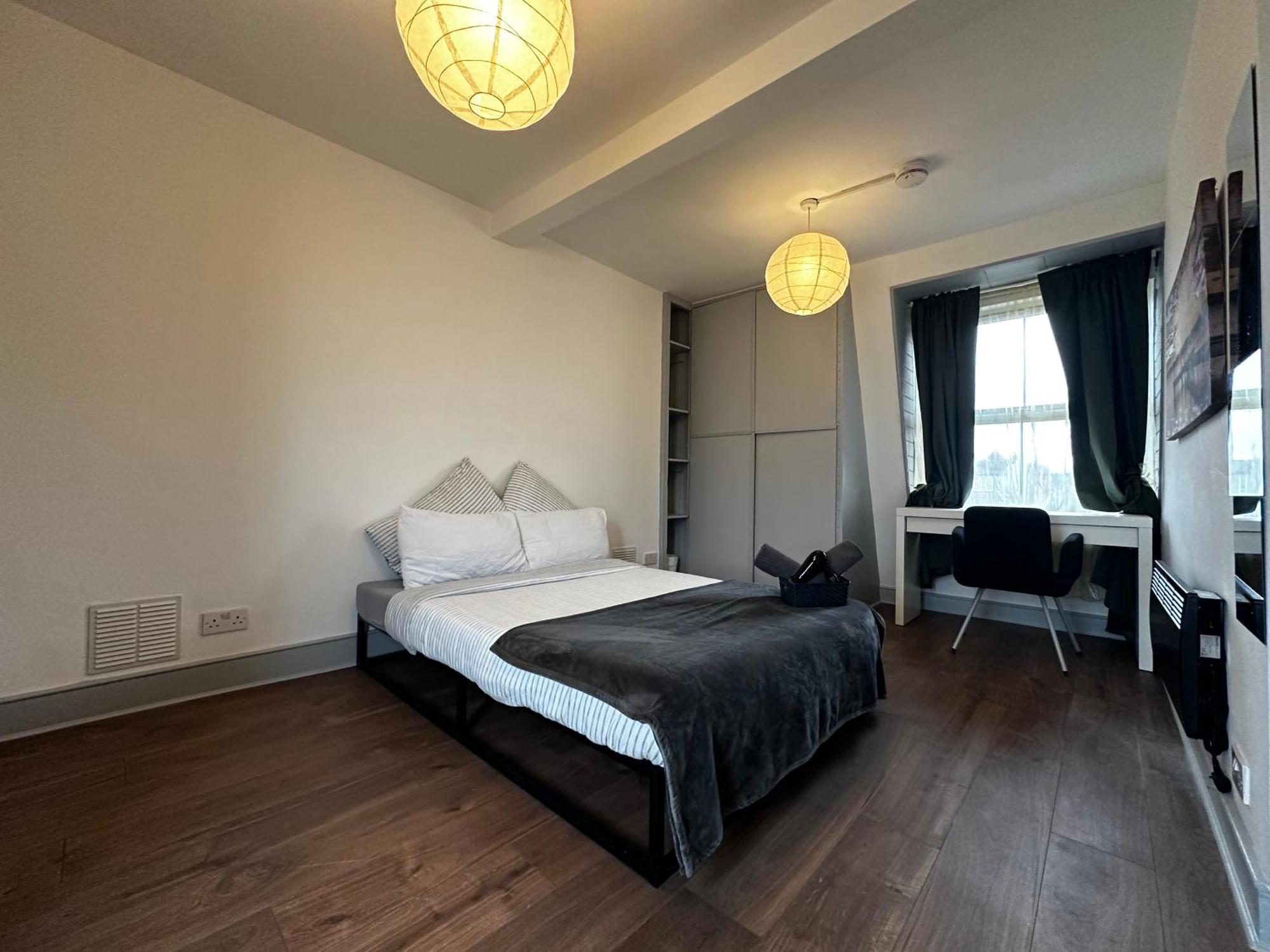 Mileend 4 Large Master Bedroom Privatunterkunft London