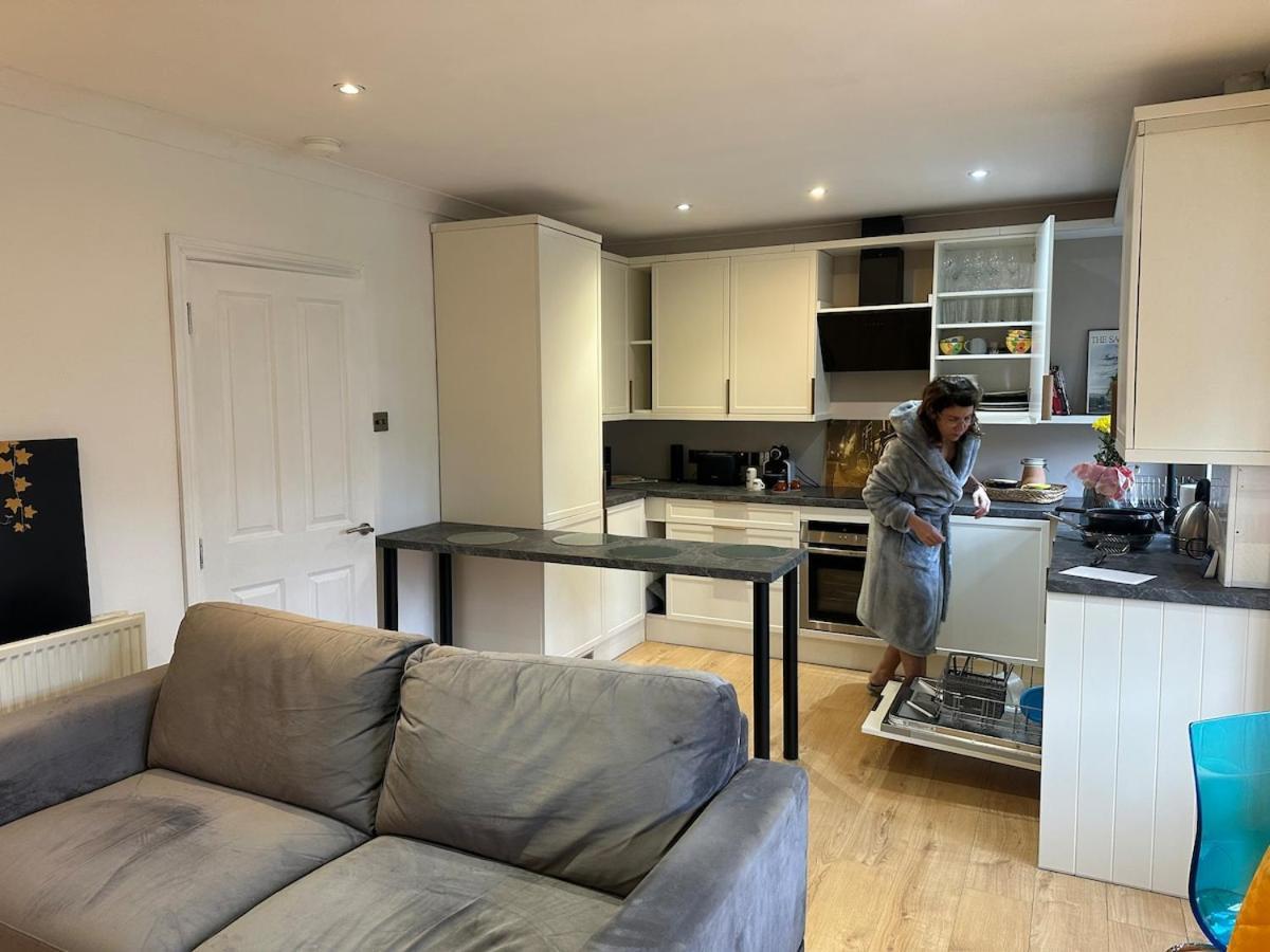 Newly Refurbished Two Bedrooms Flat Apartamento