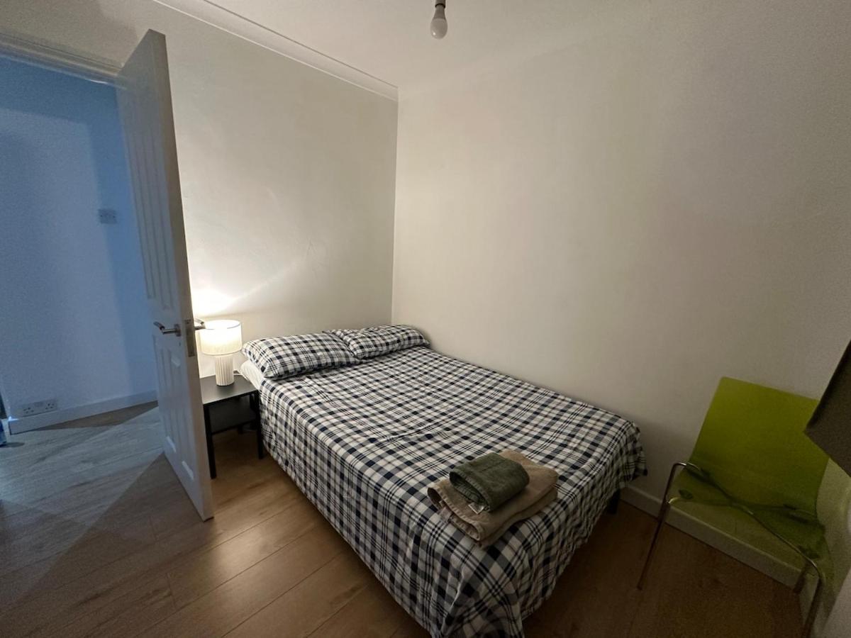 Newly Refurbished Two Bedrooms Flat Apartamento