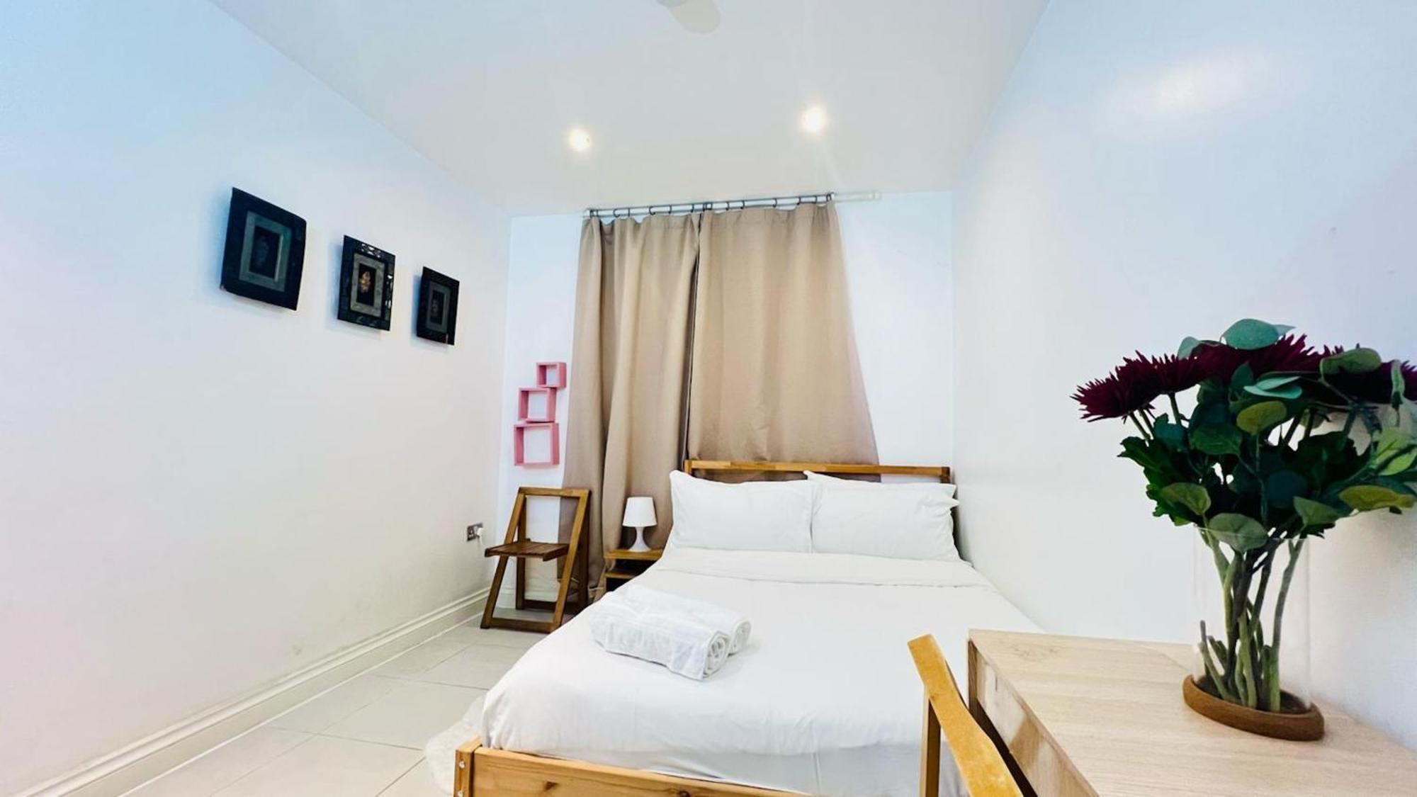 View Sunset Luxurious In Zone-1 Including One Family Twin With Its Own Stunning Private Terrace Alojamento de Acomodação e Pequeno-almoço Londres