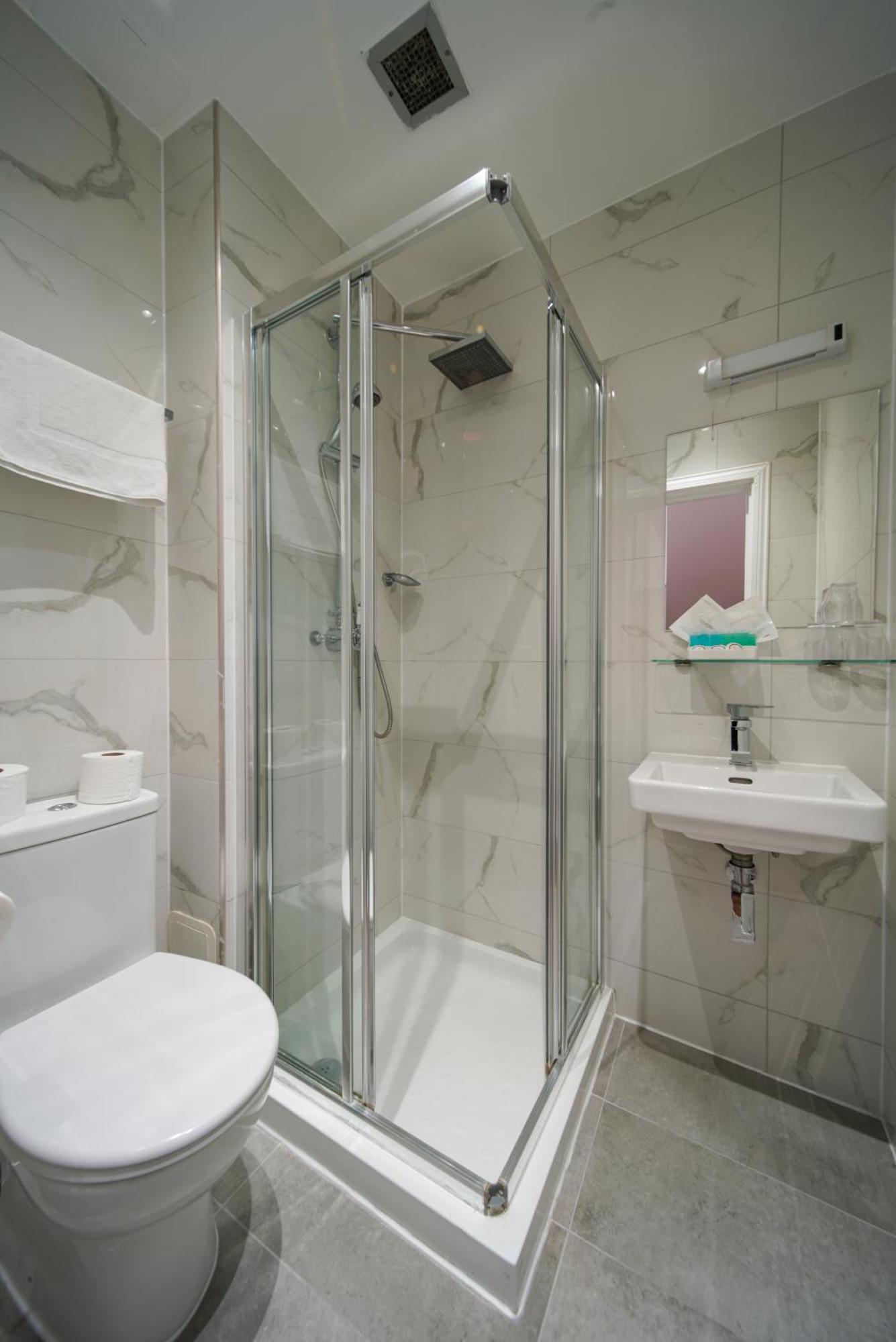 Royal Eagle Hotel 3*