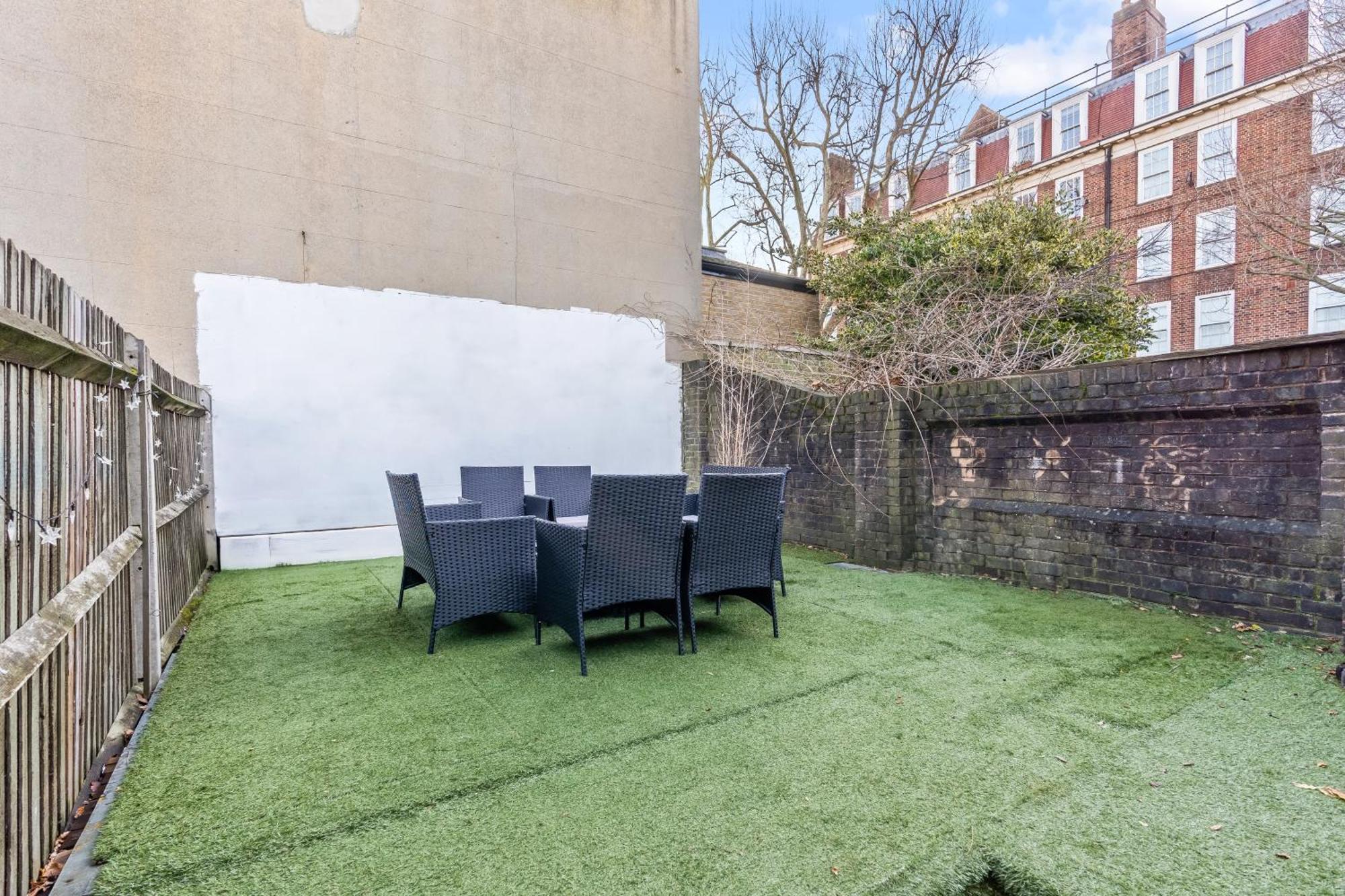 Comfy 4bed House Close To Subway * Londen