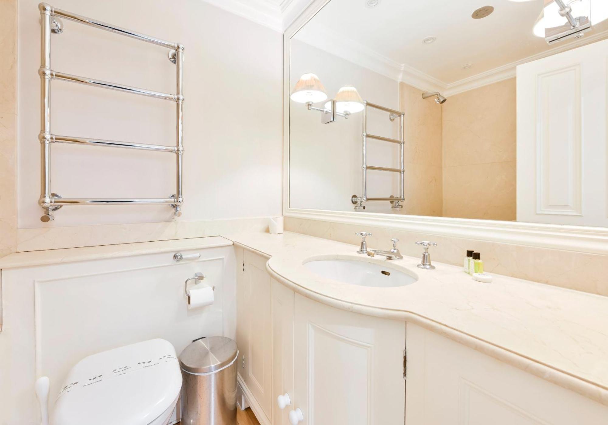 Exclusive Knightsbridge Townhouse With Parking Hébergement de vacances