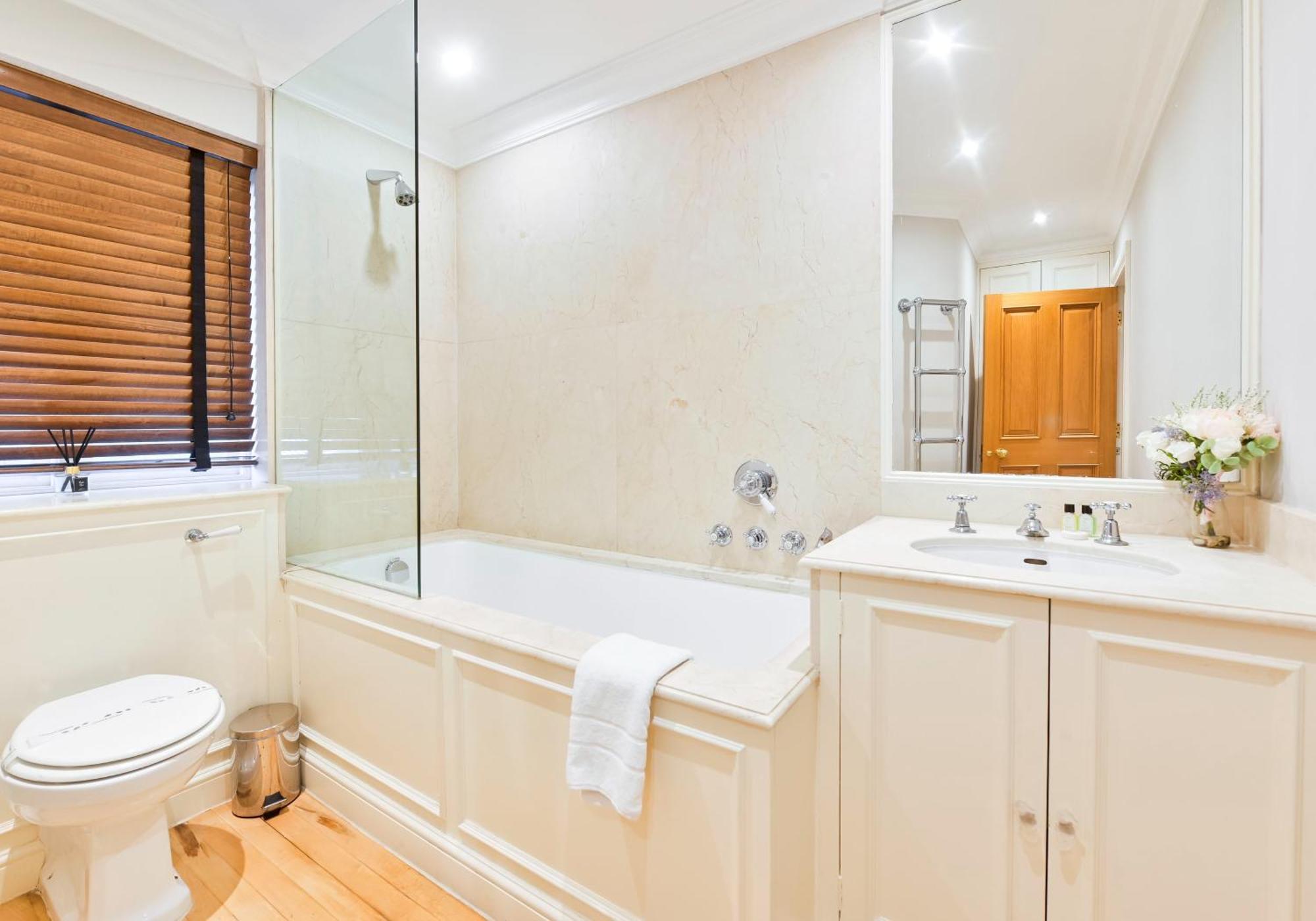 Hébergement de vacances Exclusive Knightsbridge Townhouse With Parking *