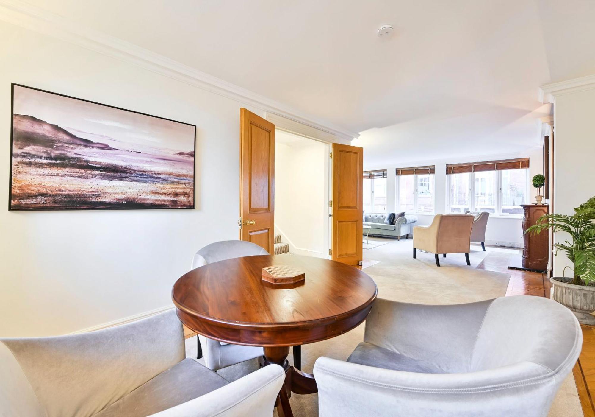 Hébergement de vacances Exclusive Knightsbridge Townhouse With Parking Londres