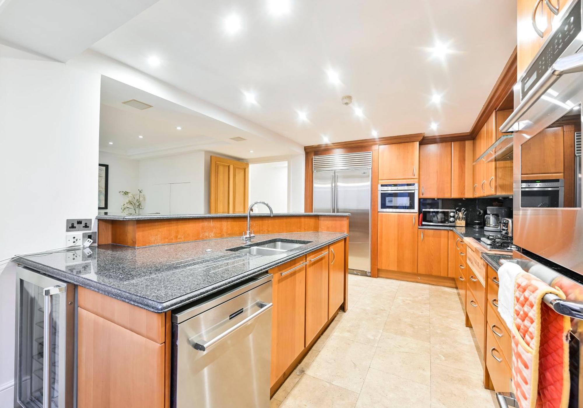 Exclusive Knightsbridge Townhouse With Parking * Londres