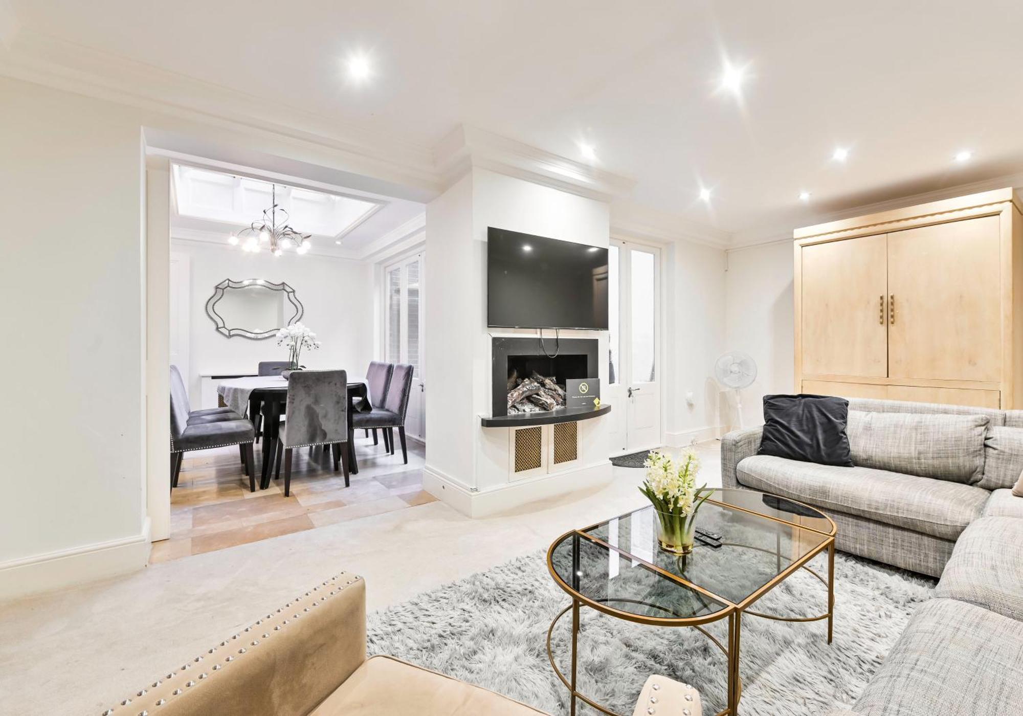 Hébergement de vacances Exclusive Knightsbridge Townhouse With Parking *