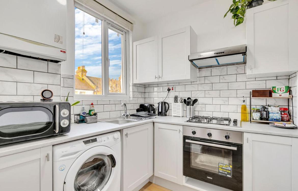 Appartement Serviced Great For Contractors 2 Mins From Train Station And Near Tottenham Stadium *