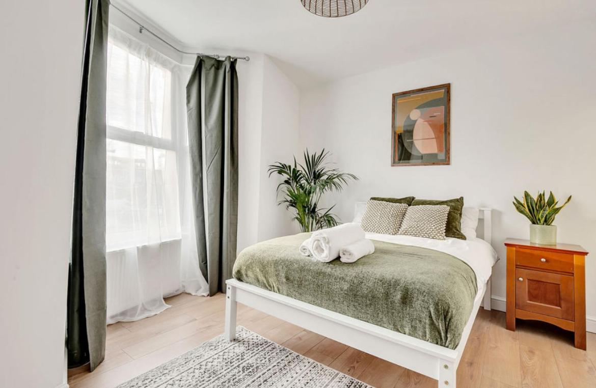 Appartement Serviced Great For Contractors 2 Mins From Train Station And Near Tottenham Stadium Londres