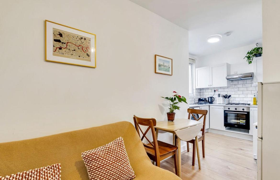 Serviced Great For Contractors 2 Mins From Train Station And Near Tottenham Stadium Londres
