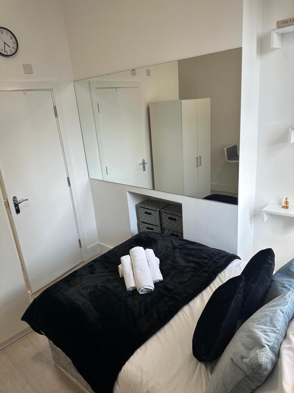 Appartement Compact And Bright Flat West 3a Londen