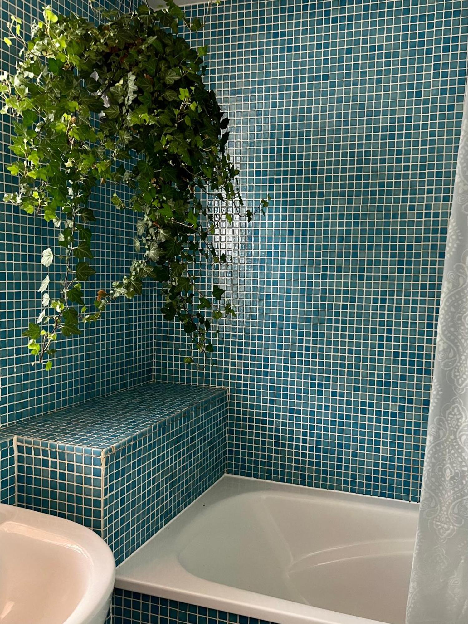 Casa de hóspedes Huge For Recharge And Relaxation In Loft With Sauna In *