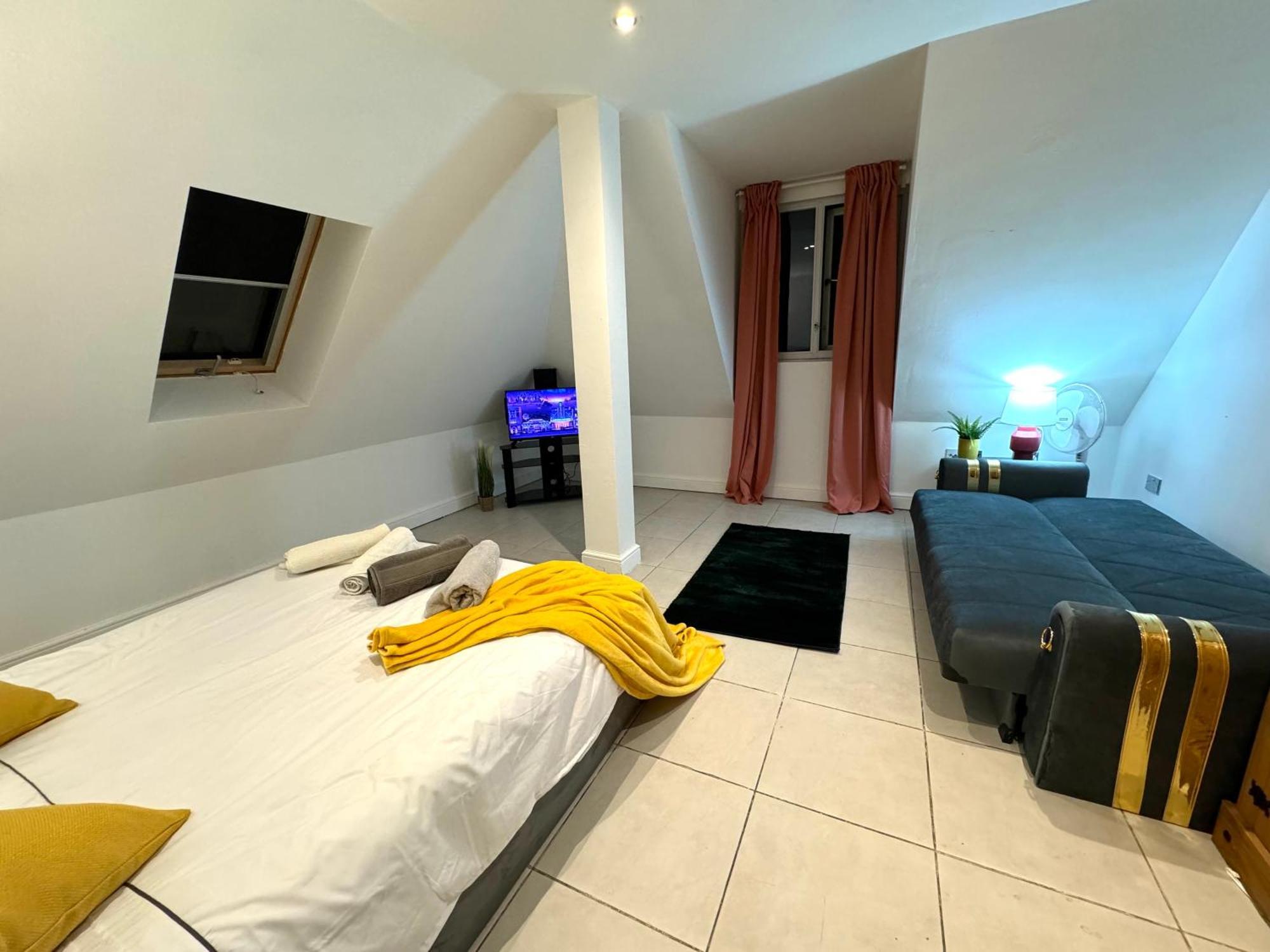 Gasthof A Modern Luxury Penthouse Close To Tower-hil-canary Wharf-central *