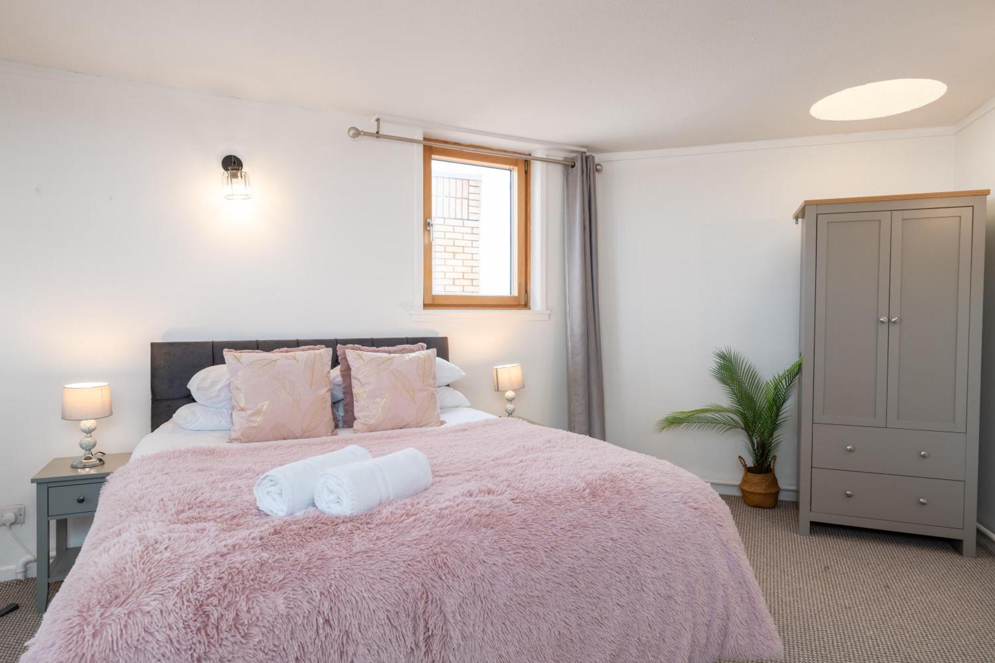 3 Bed Luxury In Chelsea, 2 King Size Bed, 1 Double Bed, Ideal For Families Londres